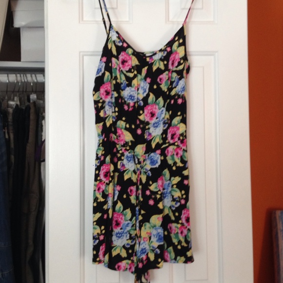 H&M Other - H & M floral shorts romper