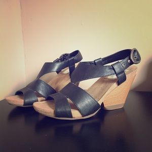Dr. Scholl's "Wonder" Sandals