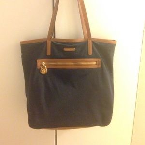 Michael kors medium tote bag.