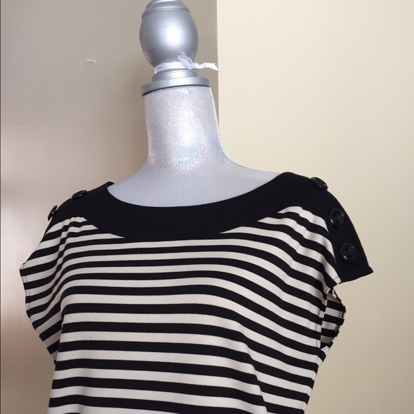 Black and beige striped dress - Picture 3 of 3