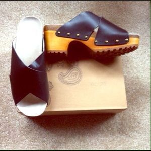 UO clogs