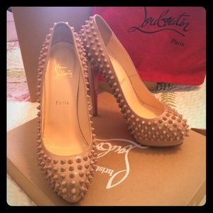 Christian Louboutin Alti Pumps 😻