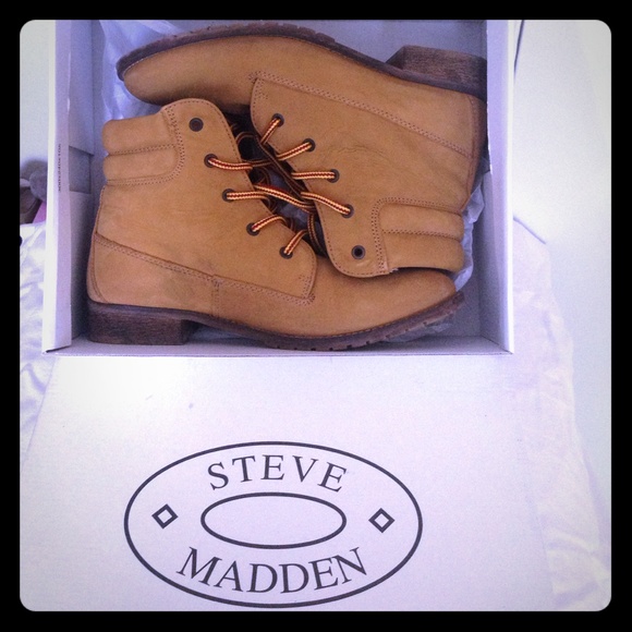 Steve Madden Boots