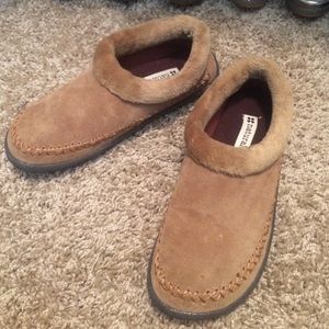 Naturalized slippers