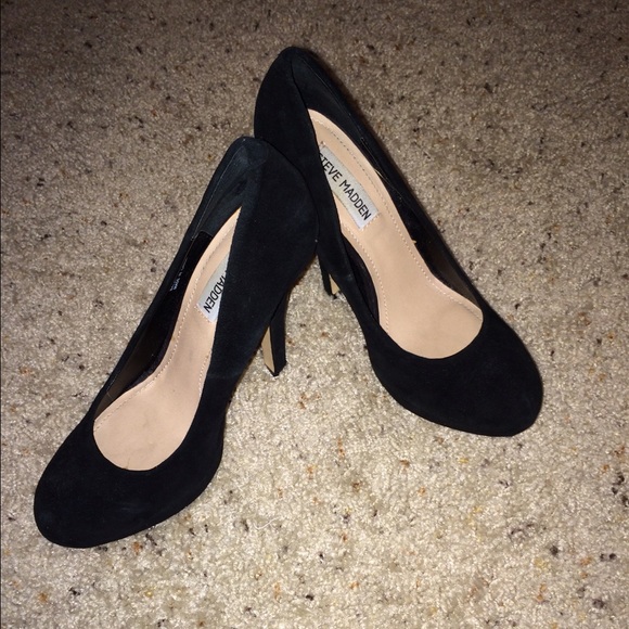 On Hold until 4/3 ⛔️ Steve Madden Traisie Pump