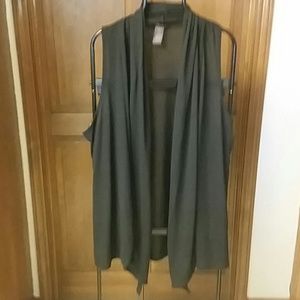 *New Pic* Black sleeveless vest