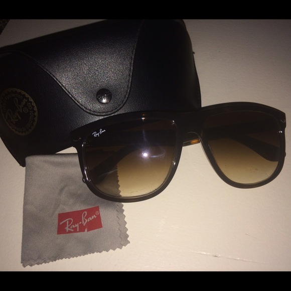 Ray ban authentic sunnies!!!!!