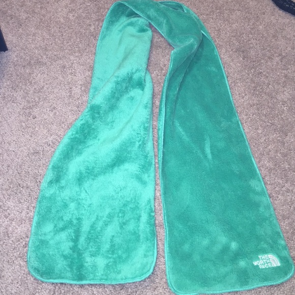 North Face teal scarf. NWOT