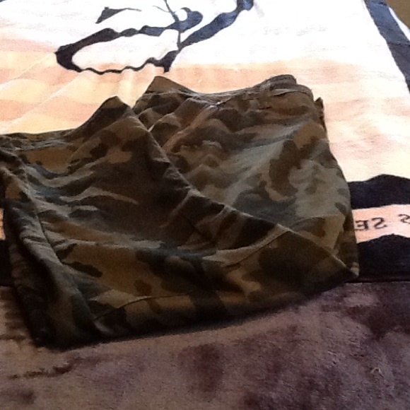 Sizzle Pants - Like new army/camo style pants w/ zipper detail