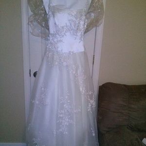 Wedding gown