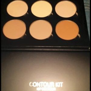 Anastasia contour kit !