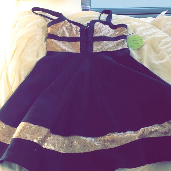 BRAND NEW BLACK GOLD COCKTAIL SEQUIN DRESS!! - Picture 2 of 4