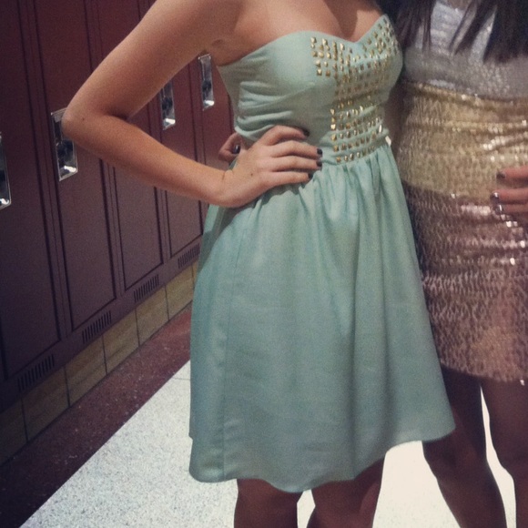 Mint green dress - Picture 2 of 3