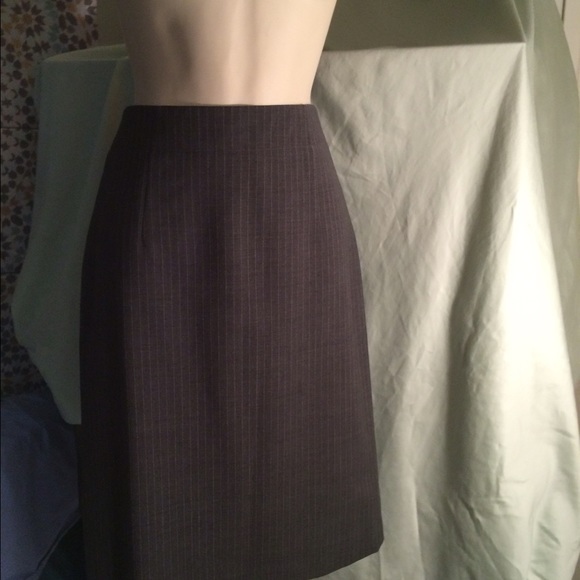 Banana Republic. Pin Stripe Skirt - Picture 1 of 3