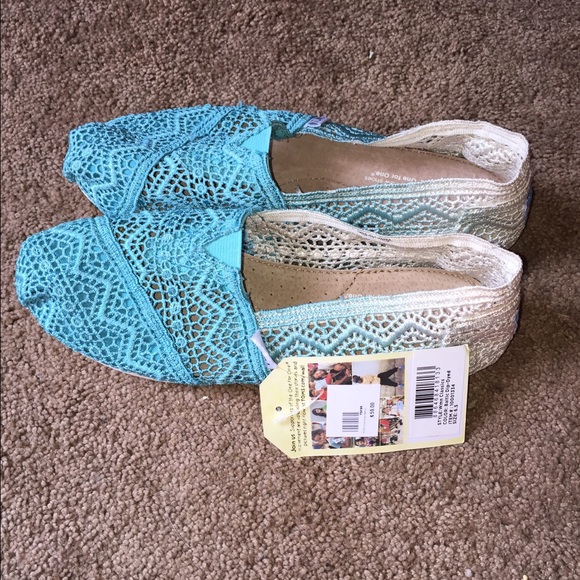 SOLD Gorgeous ombre Toms NWT! - Picture 3 of 3