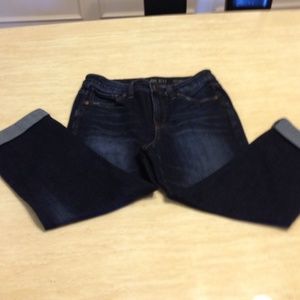 Cuffed Capris size 6