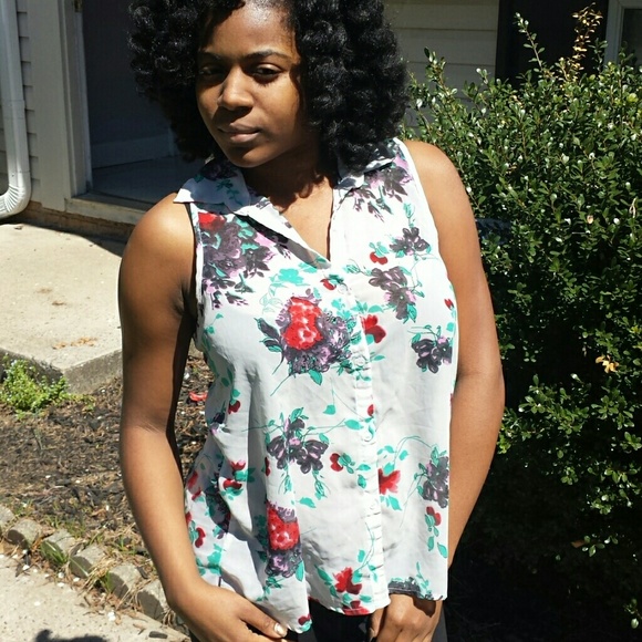 Floral sleeveless top