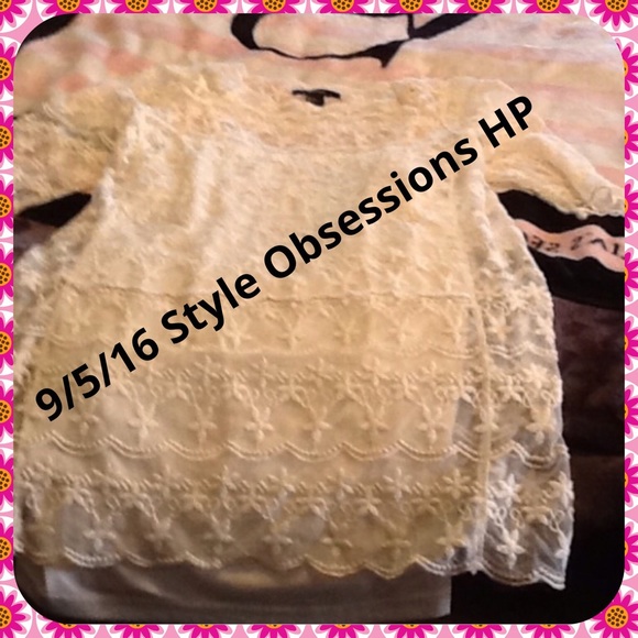 Forever 21 Tops - 🎉Style Obsessions HP🎉Like new lace tunic top