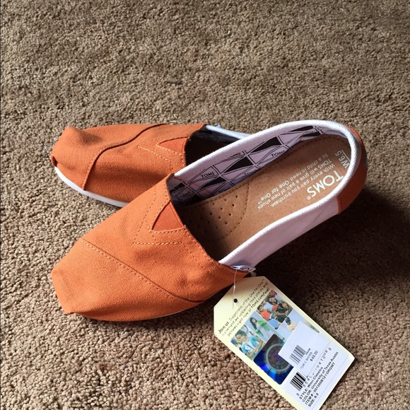 Bundled NWT Burnt orange and white Toms - Picture 3 of 3