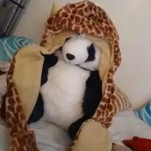 Giraffe hat with gloves