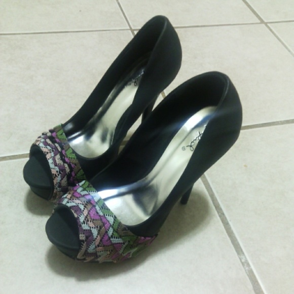 Heels - Picture 1 of 2