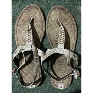 Sanuk women's rasta sandals