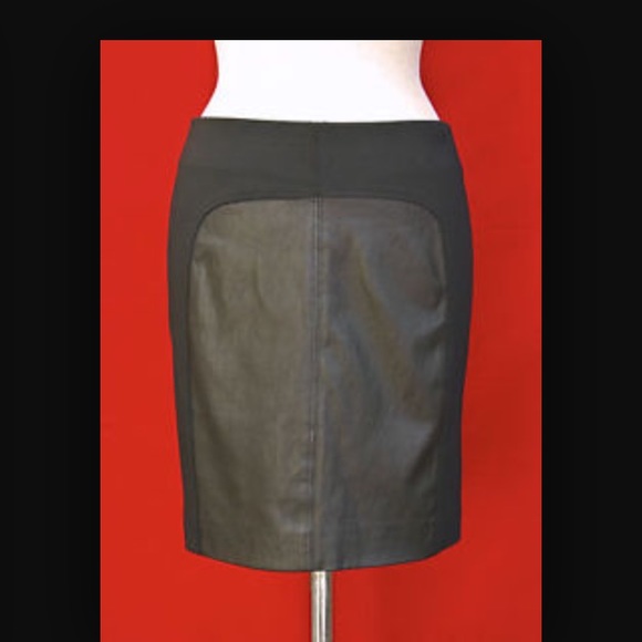 🚫🚫Vince leather stretch skirt.🚫🚫 sold