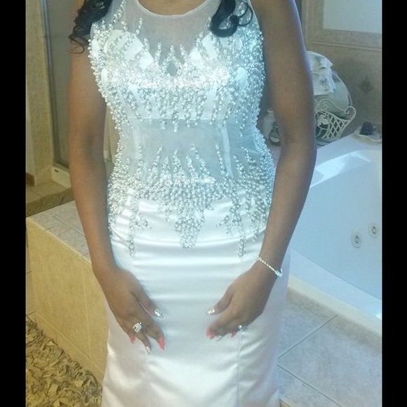 Beautiful White Dress - Picture 2 of 4