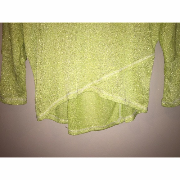 Shimmery green top - Picture 3 of 4