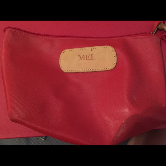 Any1 w the name Mel? JON HART make-up bag (red)