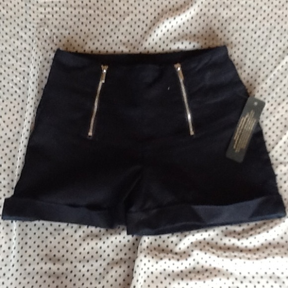 NWT Bebe Navy Corset waisted Cuff Shorts, 25 - Picture 2 of 4