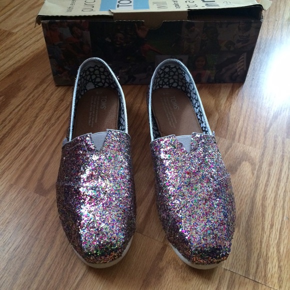 Toms sparkly flats ! 😍