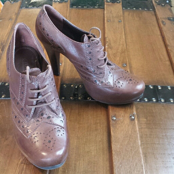 Oxford heels