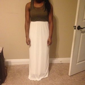 Pleated mesh maxi dress