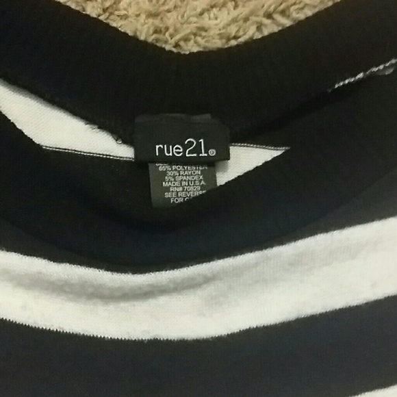 Top - Picture 2 of 3