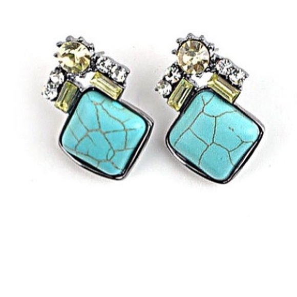 boutique Jewelry - 🎉HP🎉Turquoise and gemstone earrings