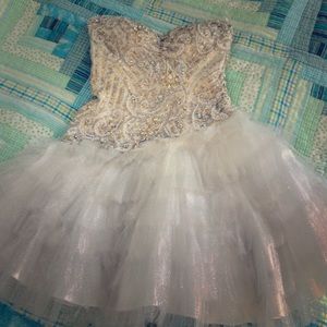 MacDuggal short prom dress