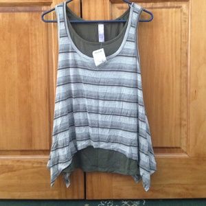 Sleeveless t-shirt