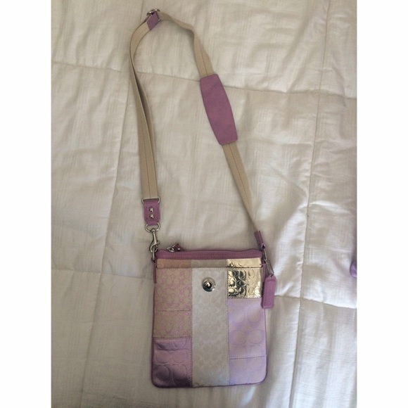 Coach cross body bag ( Authentic)