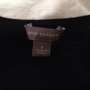Black sweater good condition Ann taylor