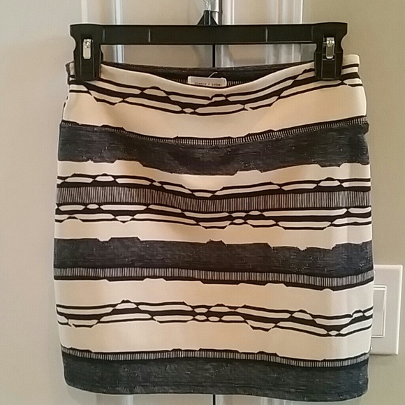 Silence + Noise mini skirt perfect condition