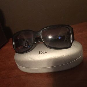 Dior black sunglasses with case