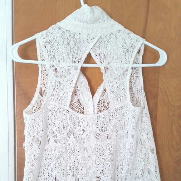 (SOLD) HP | New White Crochet Lace Top - Picture 3 of 4