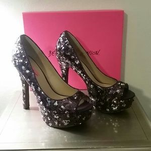 Stunning peep toe heels