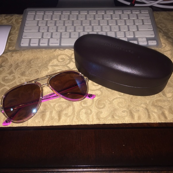 Authentic Michael Kors Caicos Aviator - Picture 4 of 4