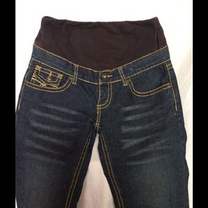 Maternity jeans size M