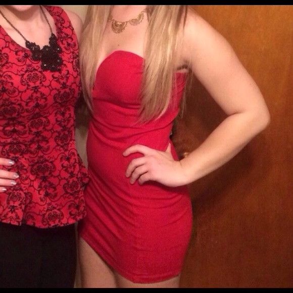 Windsor size M red sweetheart bodycon dress