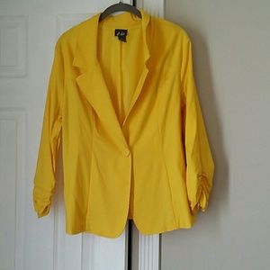 Sunny yellow blazer