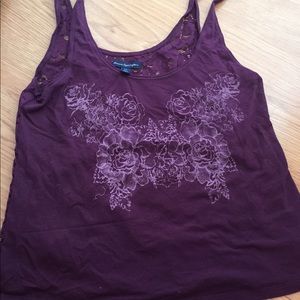 American eagle maroon shirt.