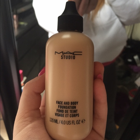 💋MAC BODY AND FACE MAKEUP💋